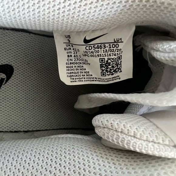 Nike Men's White Leather Sneakers - Picture 2 of 4